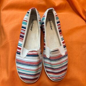 Comfortview Women’s Dottie Slip On Sneaker Size 9W, multicolored canvas